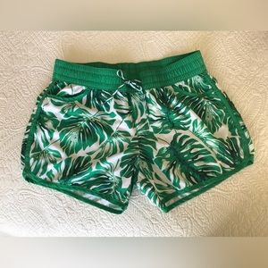 Monstera print shorts